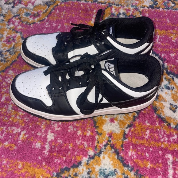 Nike black and white dunks - Picture 1 of 7